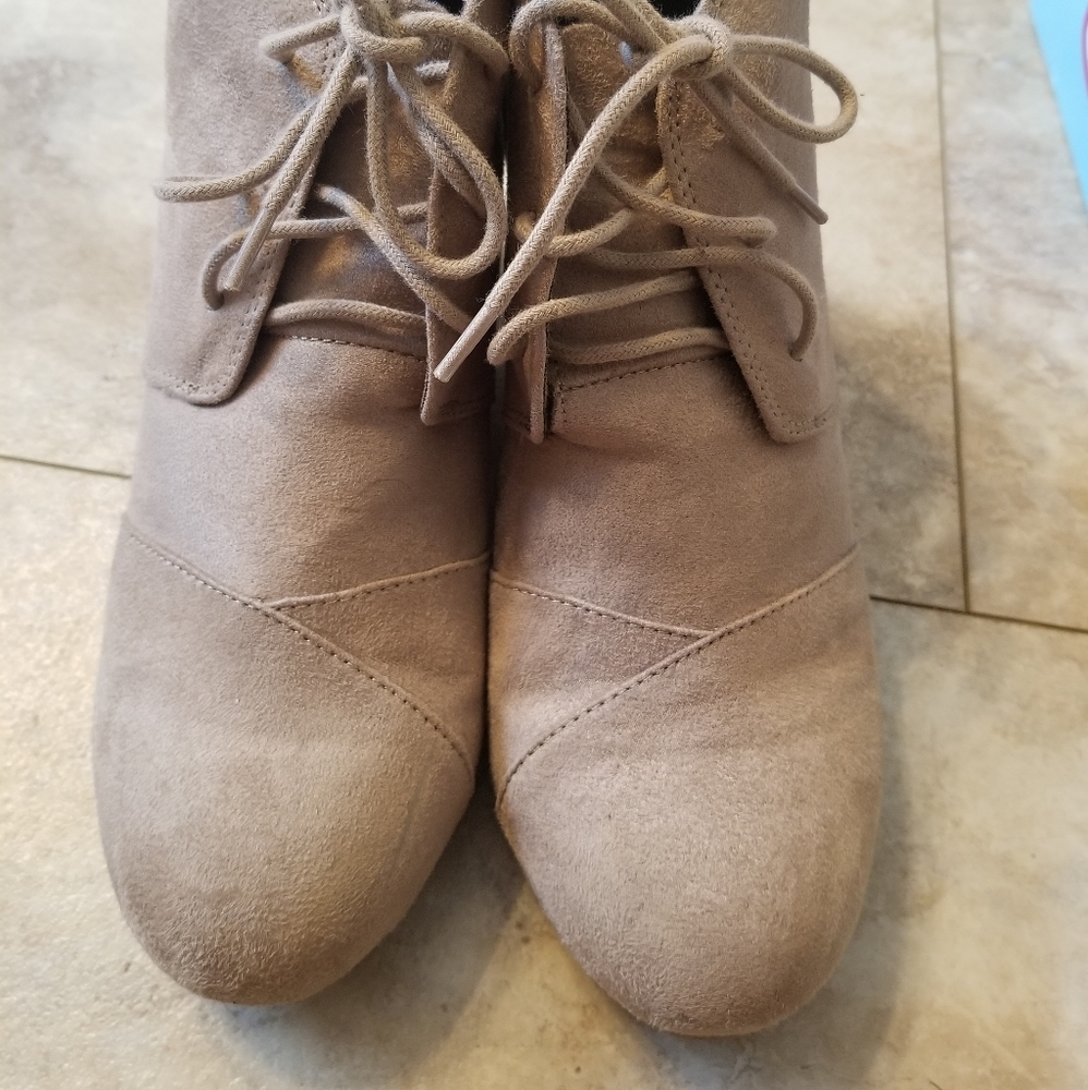 Cityclassified brown suede wedge booties